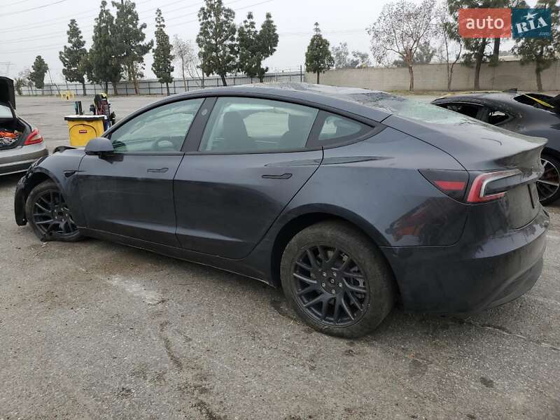 Седан Tesla Model 3 2024 в Києві