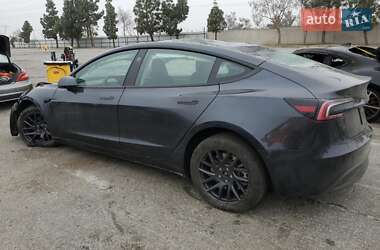 Седан Tesla Model 3 2024 в 