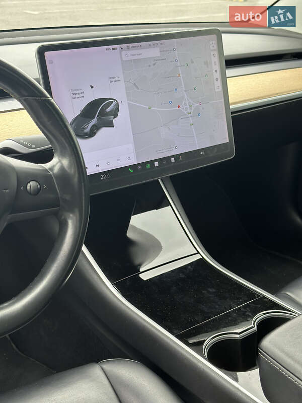 Седан Tesla Model 3 2018 в Львове