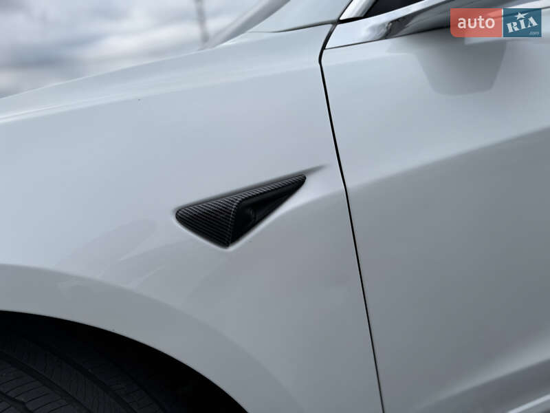 Седан Tesla Model 3 2020 в Дрогобыче