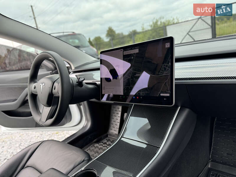 Седан Tesla Model 3 2020 в Дрогобыче