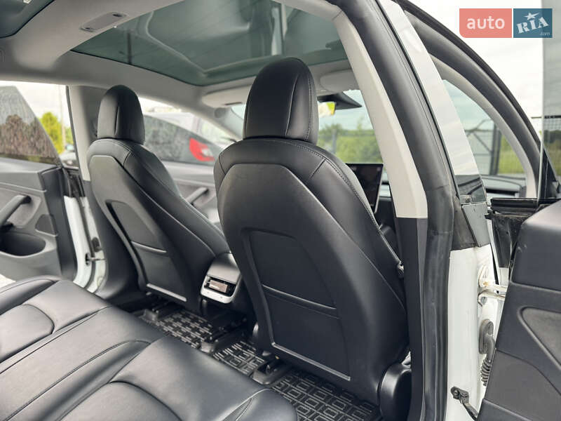 Седан Tesla Model 3 2020 в Дрогобыче