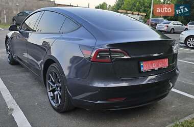 Седан Tesla Model 3 2023 в 
