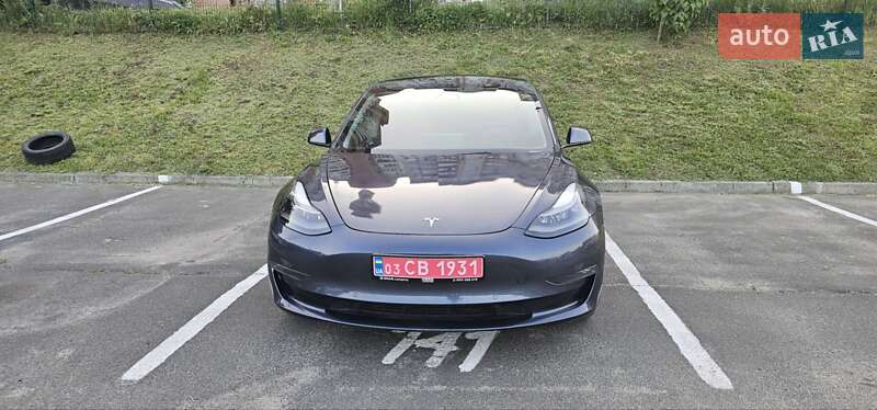 Седан Tesla Model 3 2023 в Києві