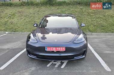 Седан Tesla Model 3 2023 в 