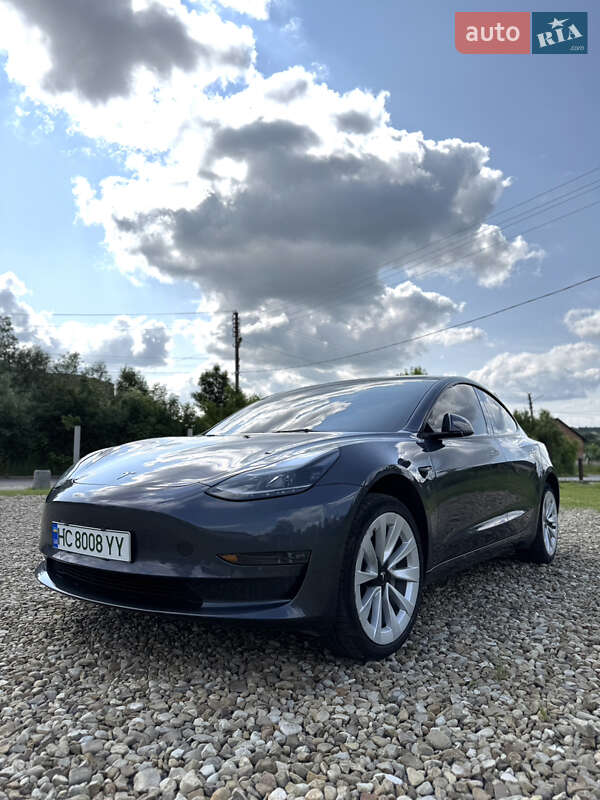 Седан Tesla Model 3 2022 в Трускавце