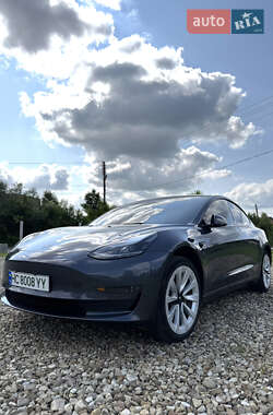 Седан Tesla Model 3 2022 в 