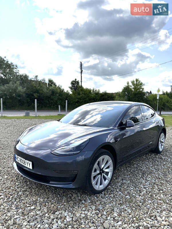 Седан Tesla Model 3 2022 в Трускавце