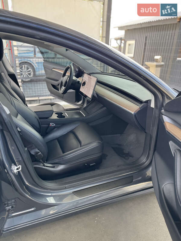Седан Tesla Model 3 2022 в Трускавце