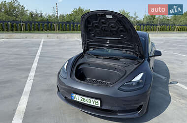 Седан Tesla Model 3 2023 в 