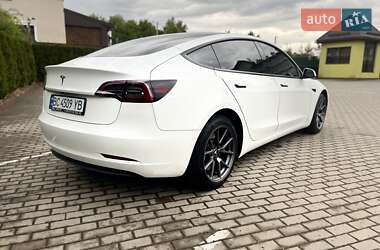 Седан Tesla Model 3 2023 в 