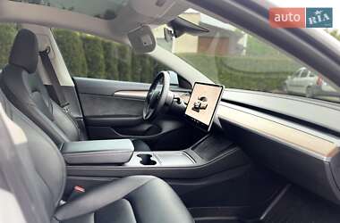 Седан Tesla Model 3 2023 в 