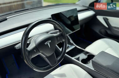 Седан Tesla Model 3 2018 в 
