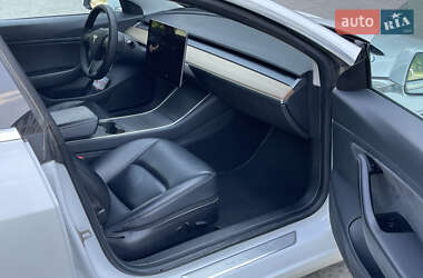Седан Tesla Model 3 2019 в 