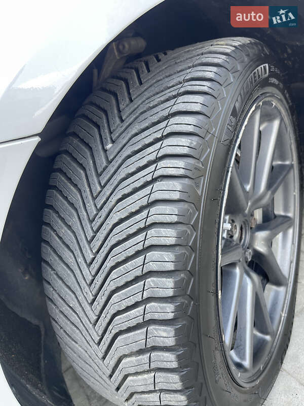 Седан Tesla Model 3 2019 в Новояворівську фото 23 Седан Tesla Model 3 2019 в Новояворівську