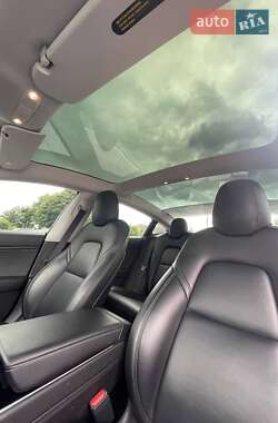Седан Tesla Model 3 2019 в 