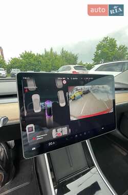 Седан Tesla Model 3 2019 в 