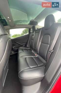 Седан Tesla Model 3 2019 в 