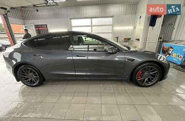 Седан Tesla Model 3 2022 в 