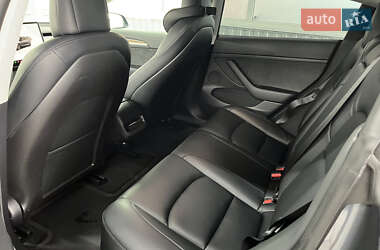 Седан Tesla Model 3 2022 в 