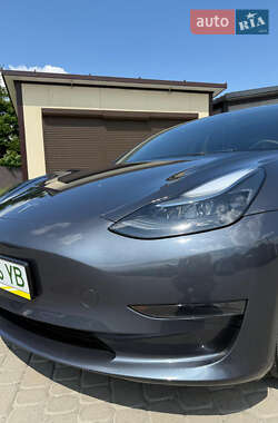 Седан Tesla Model 3 2023 в 
