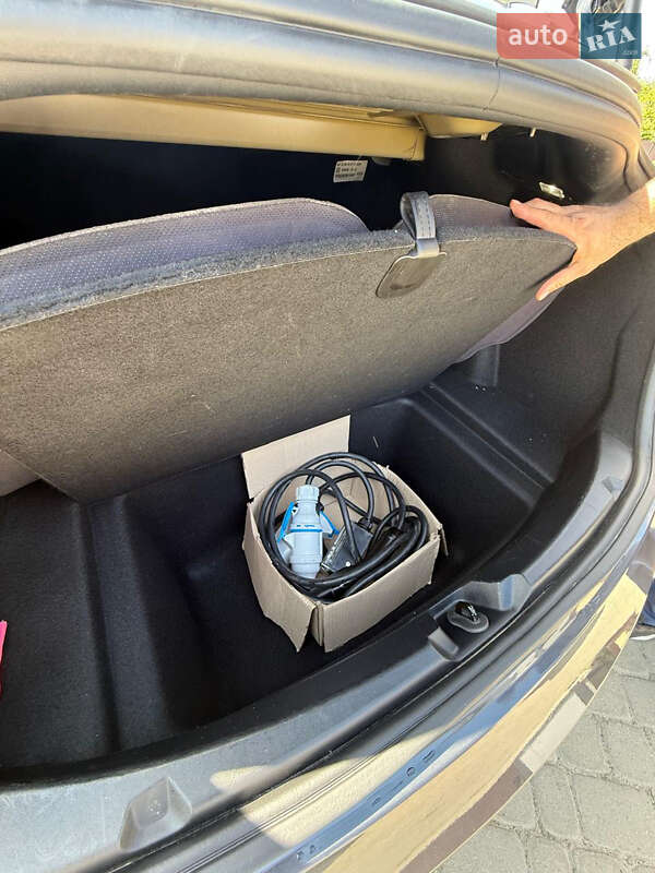 Седан Tesla Model 3 2023 в Жовкве