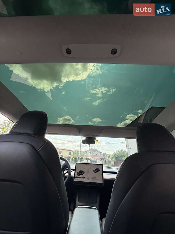 Седан Tesla Model 3 2023 в Жовкве