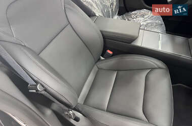 Седан Tesla Model 3 2024 в 