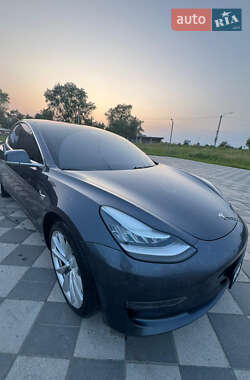 Седан Tesla Model 3 2018 в Самборе