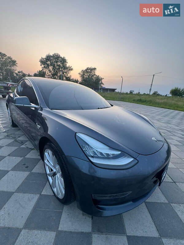 Tesla Model 3 2018
