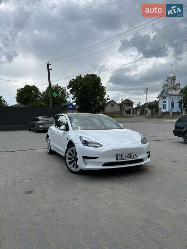 Tesla Model 3 2022