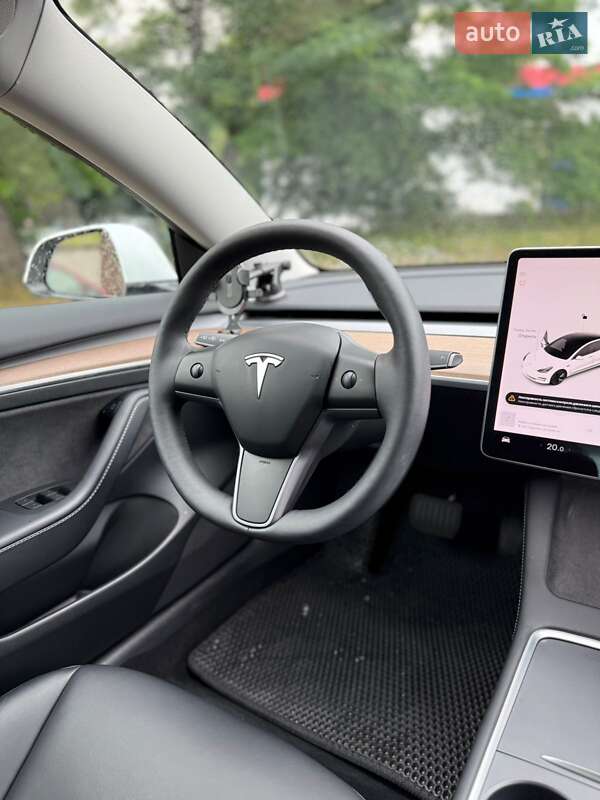 Седан Tesla Model 3 2023 в Киеве фото 16 Седан Tesla Model 3 2023 в Киеве
