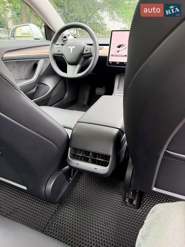 Седан Tesla Model 3 2023 в Киеве фото 20 Седан Tesla Model 3 2023 в Киеве