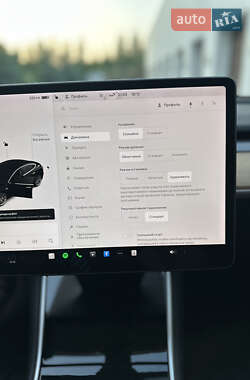Седан Tesla Model 3 2020 в 