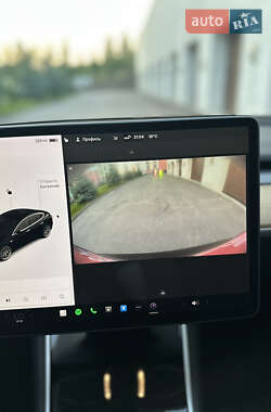 Седан Tesla Model 3 2020 в 