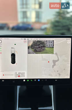 Седан Tesla Model 3 2020 в 