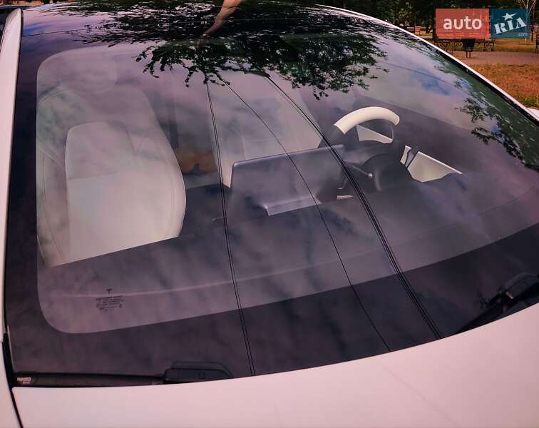 Седан Tesla Model 3 2020 в Миколаєві