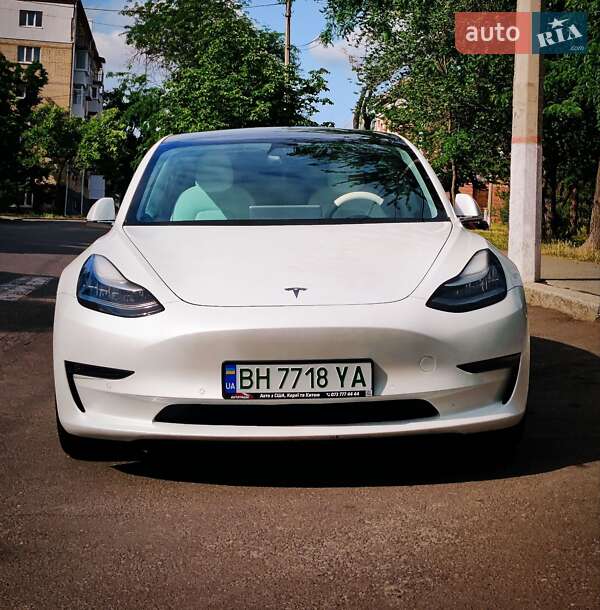 Седан Tesla Model 3 2020 в Миколаєві