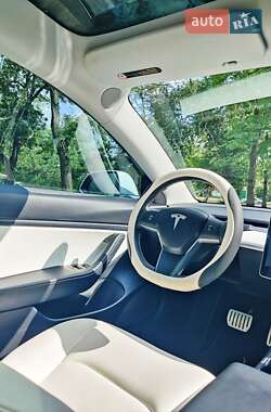 Седан Tesla Model 3 2020 в 