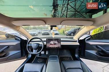 Седан Tesla Model 3 2022 в 