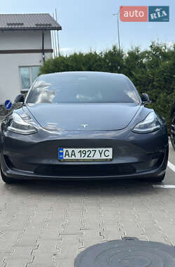 Седан Tesla Model 3 2019 в 