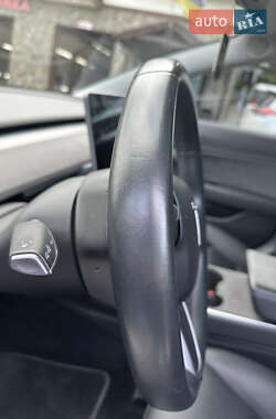 Седан Tesla Model 3 2019 в 