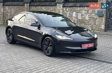 Седан Tesla Model 3 2024 в Ивано-Франковске