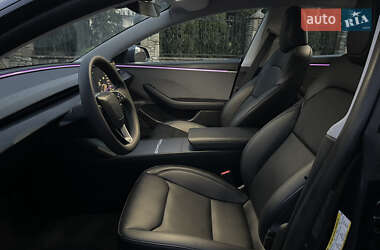 Седан Tesla Model 3 2024 в 