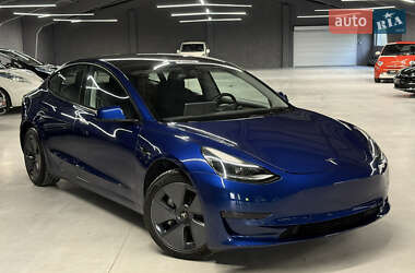 Седан Tesla Model 3 2021 в 