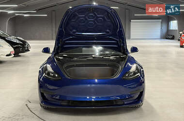 Седан Tesla Model 3 2021 в 