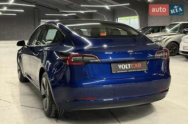 Седан Tesla Model 3 2021 в 
