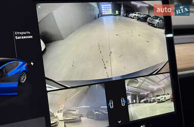 Седан Tesla Model 3 2021 в 