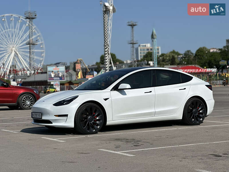 Седан Tesla Model 3 2023 в Одессе