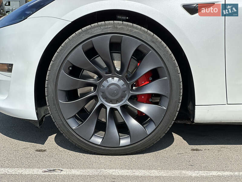 Седан Tesla Model 3 2023 в Одессе